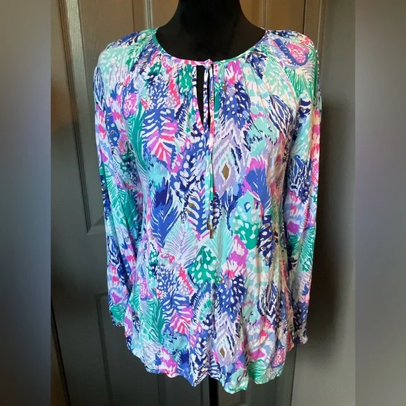 Lilly Pulitzer medium long sleeve top in bright colors and print - Picture 1 of 6